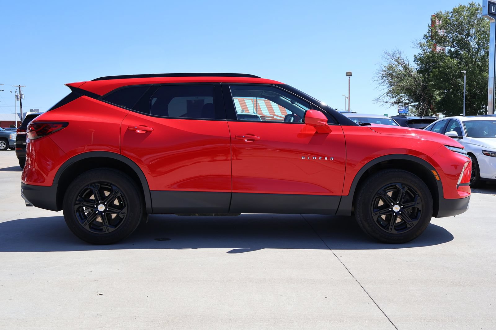 Used 2024 Chevrolet Blazer LT w/ Convenience Package FWD image 5