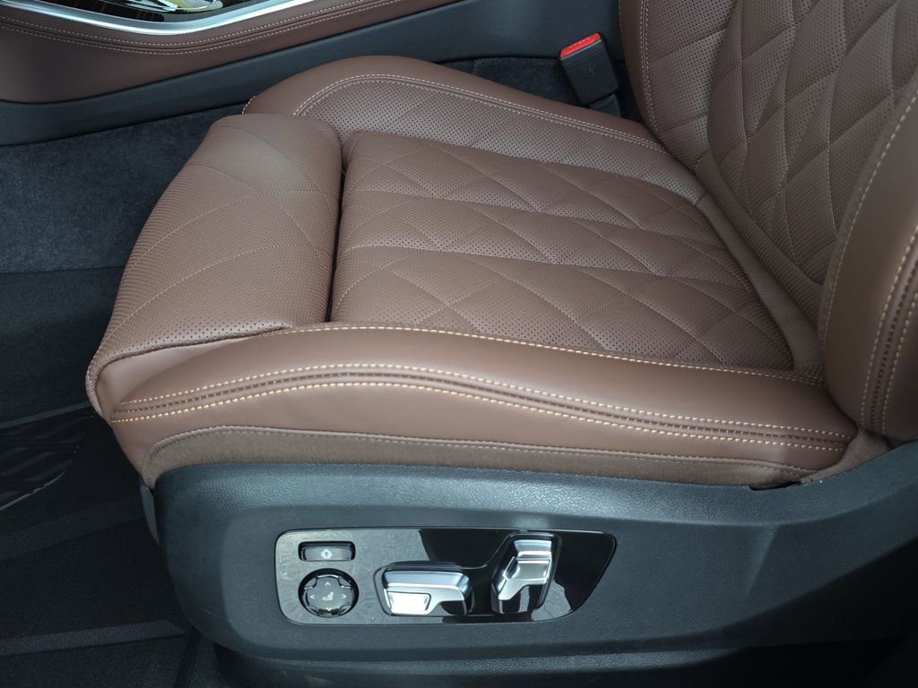 New 2026 BMW X5 xDrive40i w/ Executive Package image 28