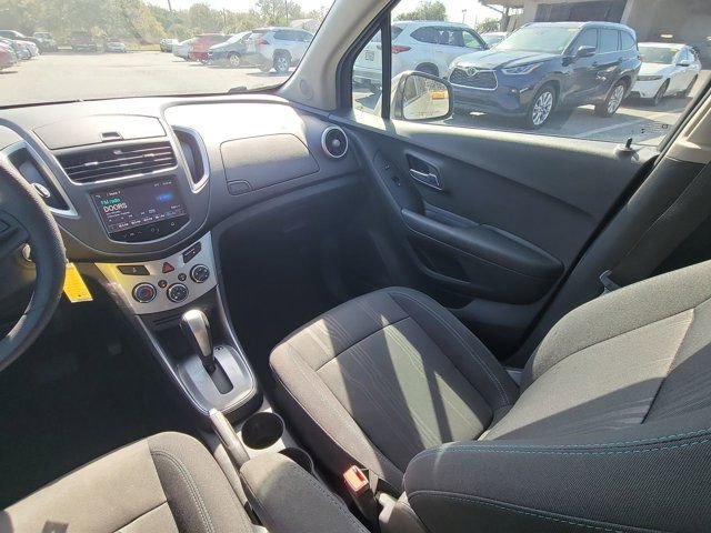 Used 2016 Chevrolet Trax LT image 3