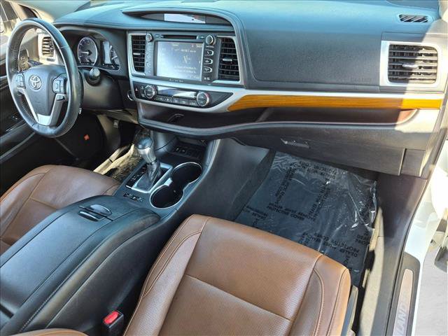 Used 2019 Toyota Highlander Limited FWD image 21