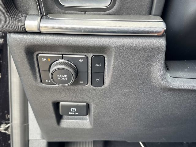 Used 2025 Ford Expedition Max Platinum image 32