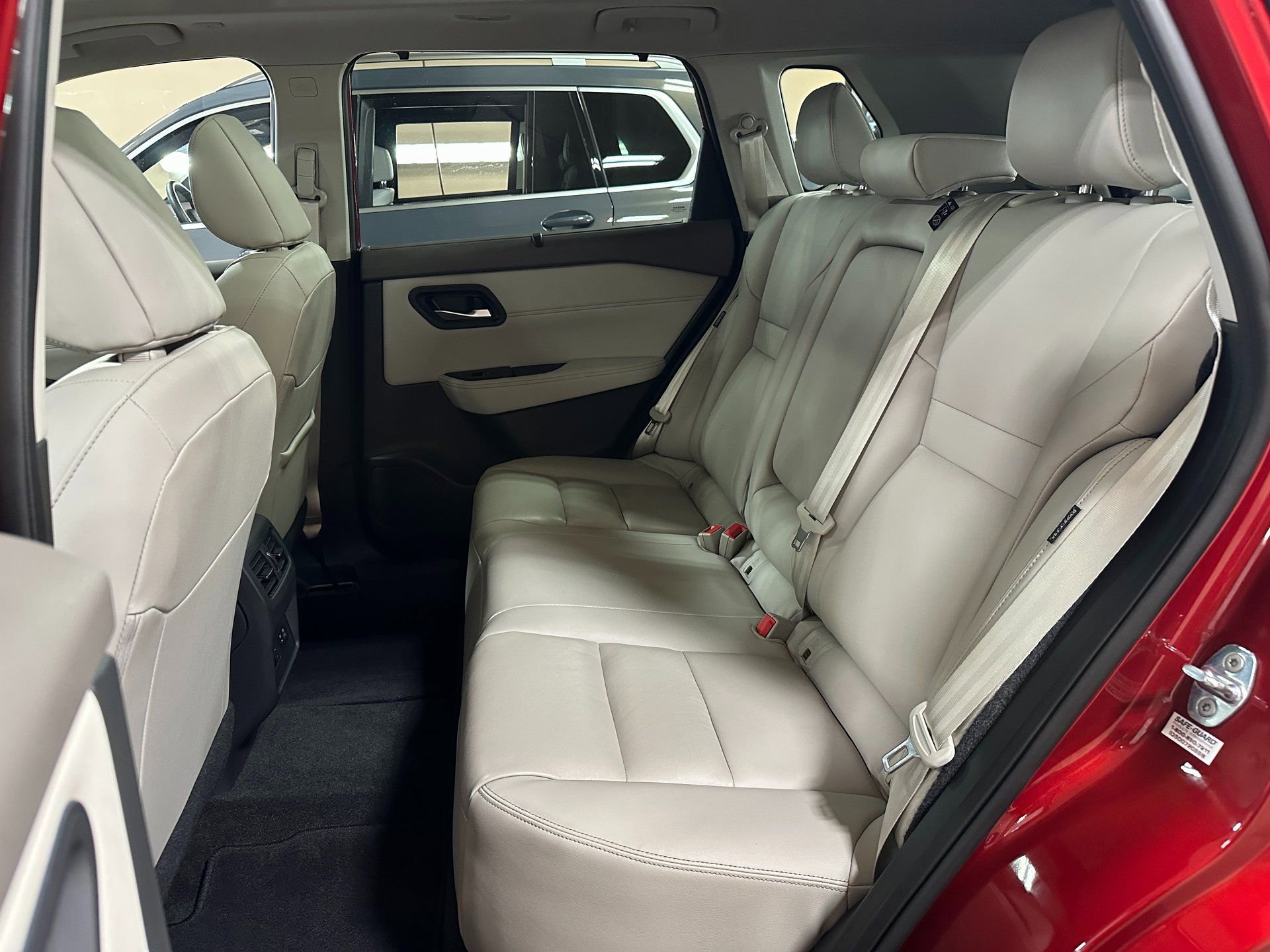 Used 2023 Nissan Rogue SL w/ SL Premium Package image 14