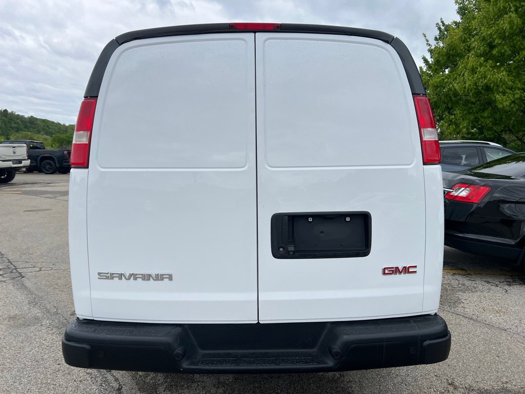 Used 2018 GMC Savana 2500 Extended RWD image 12