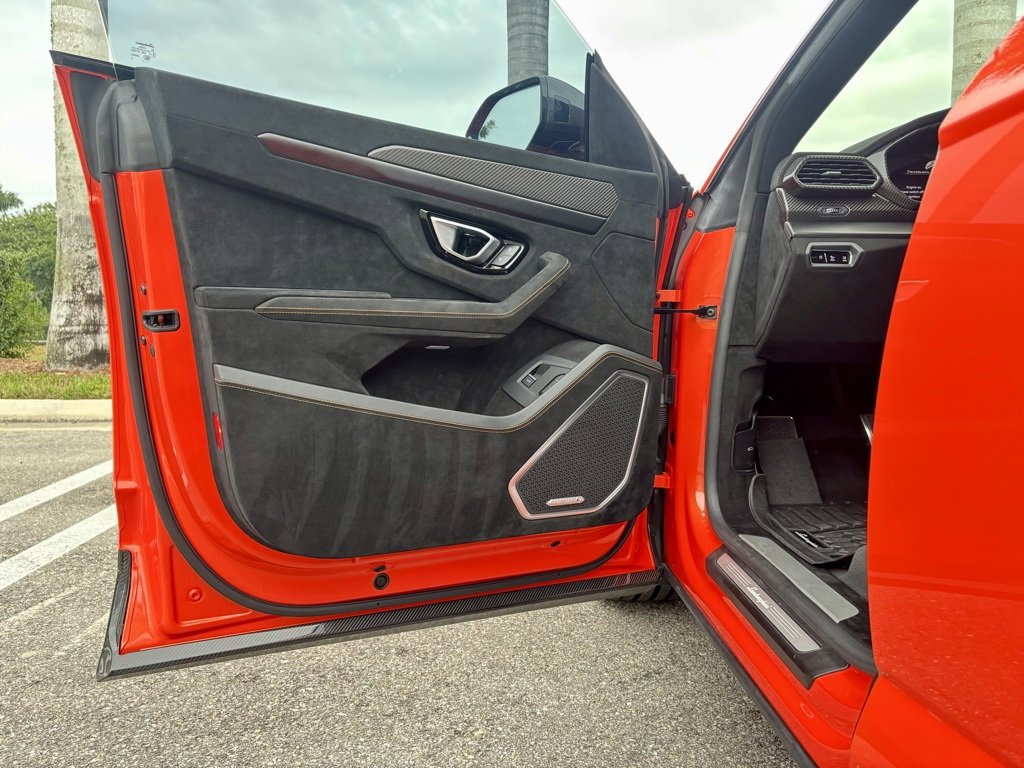 Used 2023 Lamborghini Urus Performante image 17