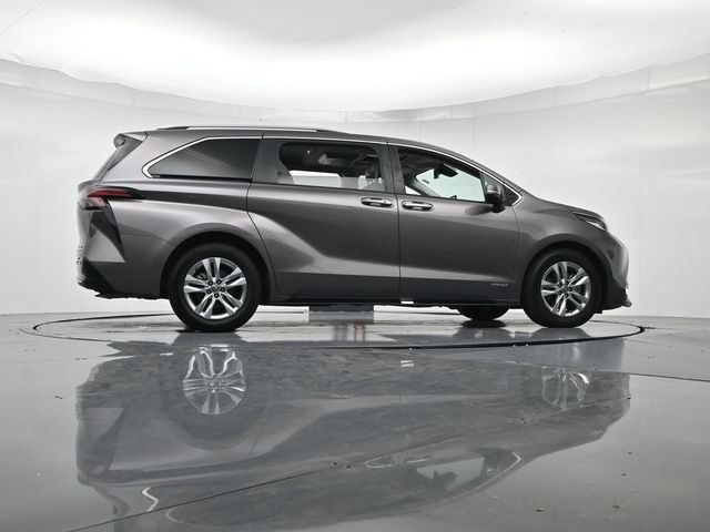 Used 2021 Toyota Sienna Limited FWD image 37