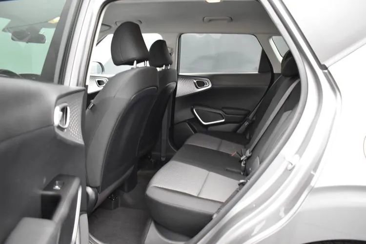 Used 2025 Kia Soul LX w/ LX Technology Package FWD image 15