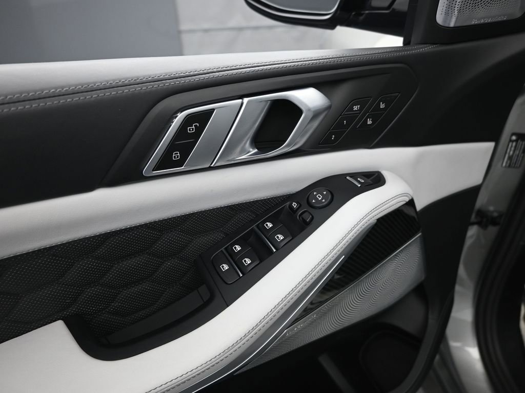 Used 2020 BMW X5 M Competition w/ Executive Package image 11
