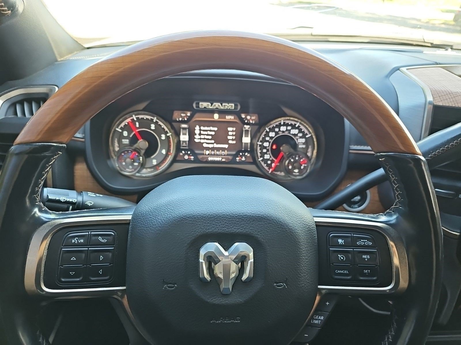 Used 2020 RAM 3500 Limited AWD/4WD image 21