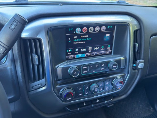 Used 2018 Chevrolet Silverado 1500 LT w/ LT Eassist Package AWD/4WD image 25