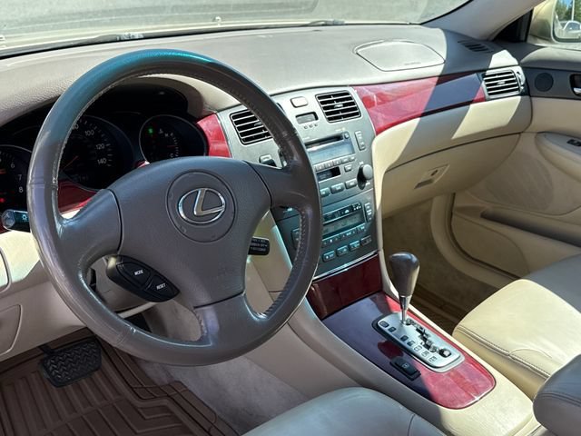 Used 2004 Lexus ES 330 FWD image 16