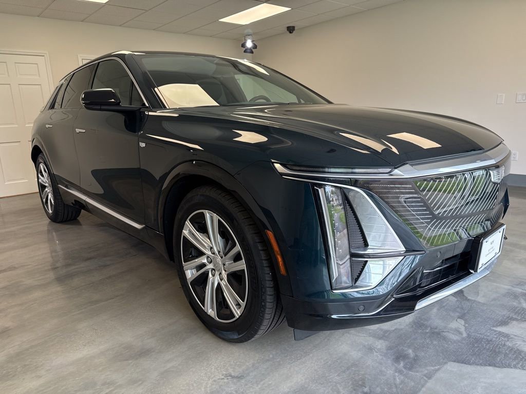 Certified 2024 Cadillac Lyriq Tech AWD/4WD image 1