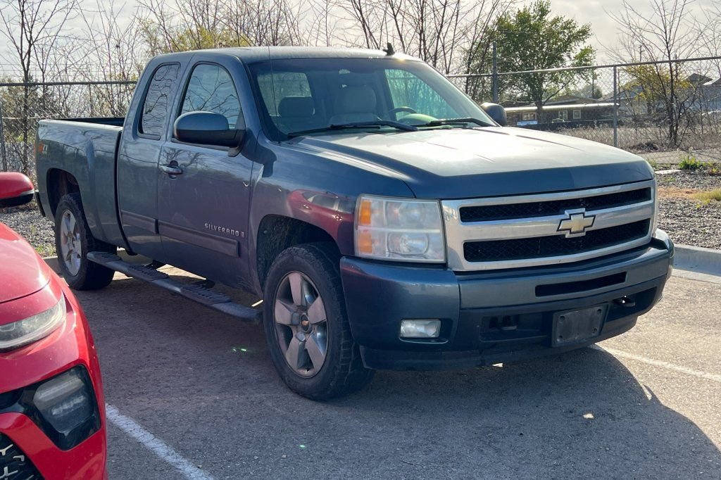Used 2009 Chevrolet Silverado 1500 LTZ w/ LTZ Plus Package AWD/4WD image 2