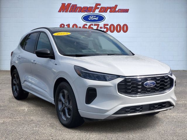 Used 2023 Ford Escape ST-Line w/ Tech Pack #1 AWD/4WD image 2
