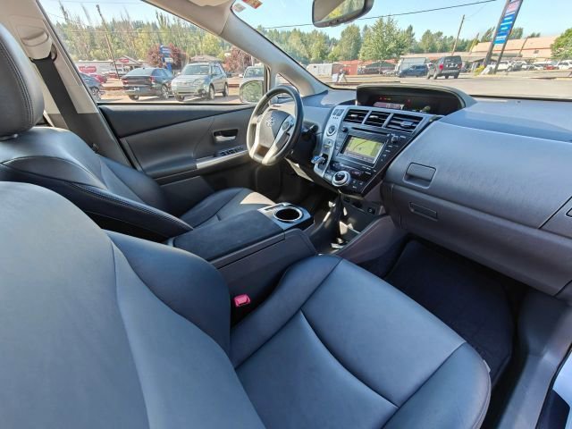 Used 2013 Toyota Prius V Five image 16