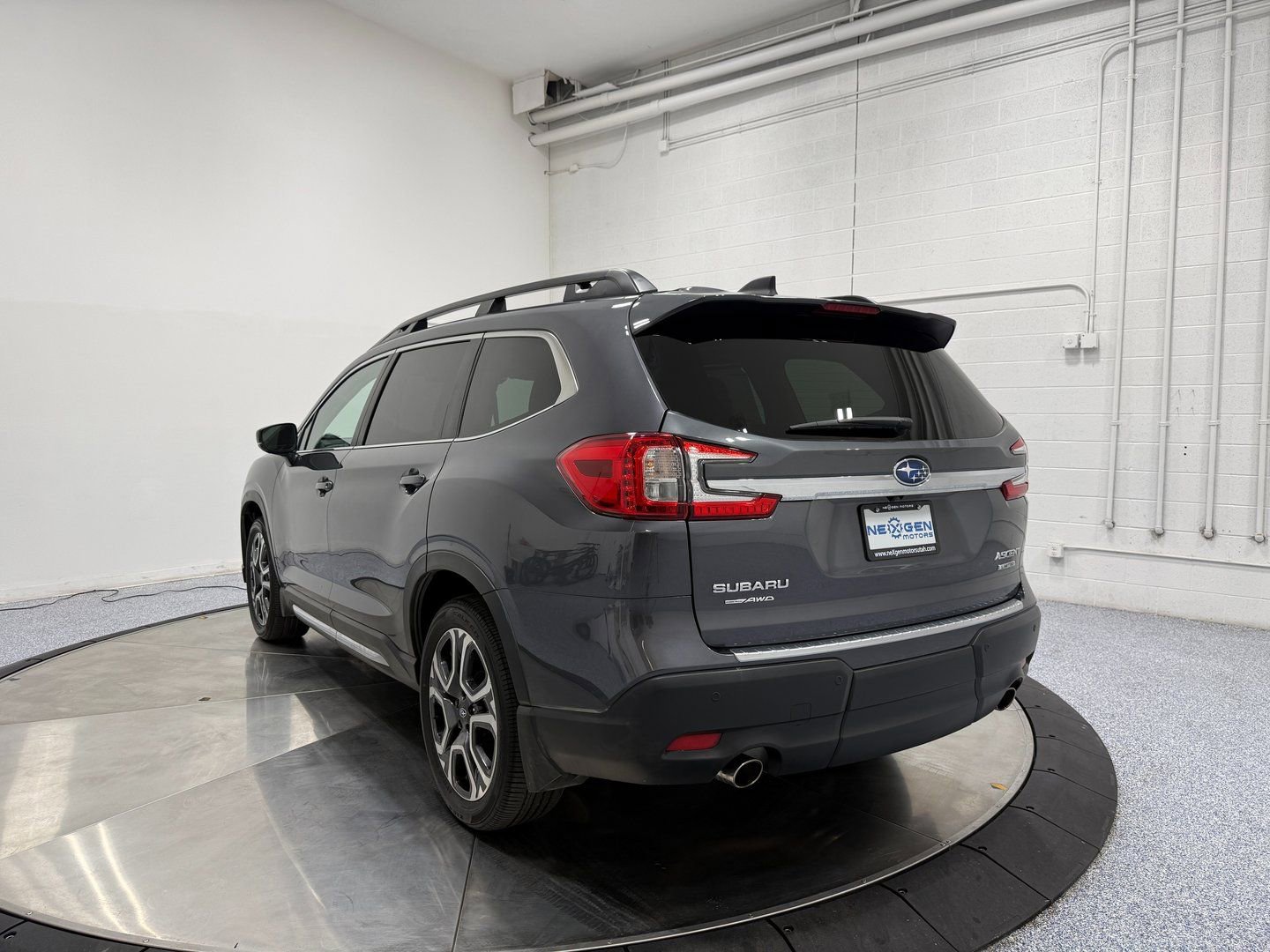 Used 2024 Subaru Ascent Limited w/ Technology Package image 5