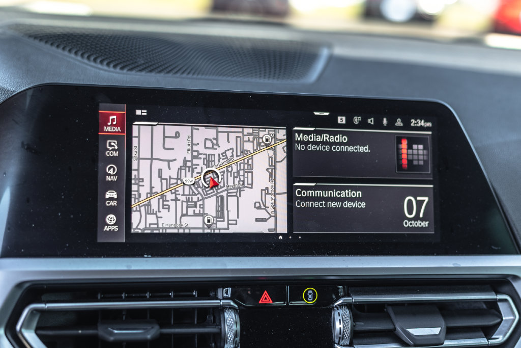 Used 2023 BMW M4 Coupe w/ Executive Package RWD image 9