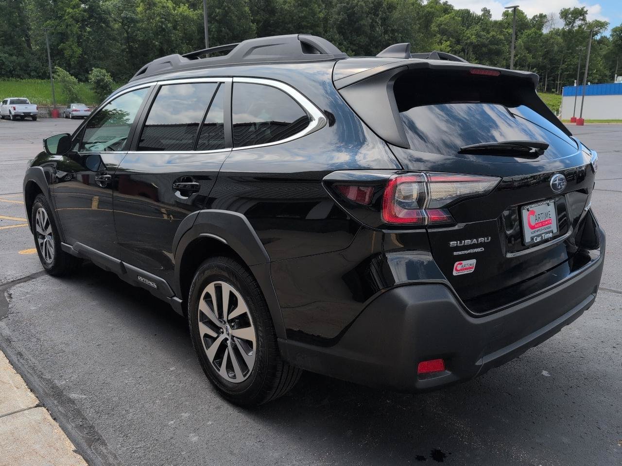 Used 2023 Subaru Outback Premium AWD/4WD image 6