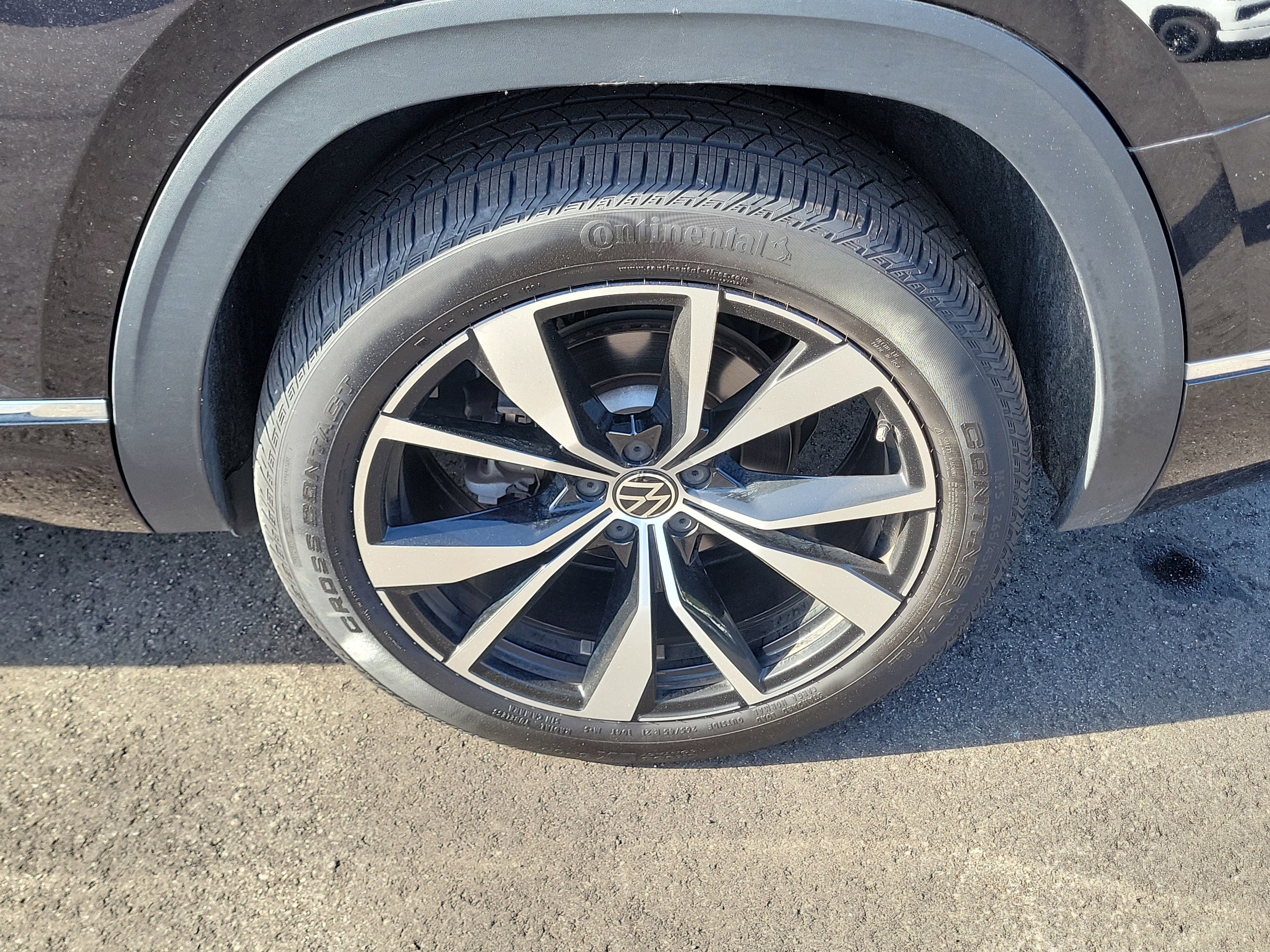 Used 2024 Volkswagen Atlas SEL Premium R-Line AWD/4WD image 40