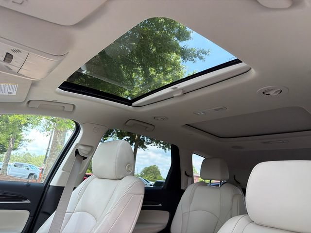Used 2024 Buick Enclave Essence w/ Experience Buick Package FWD image 33