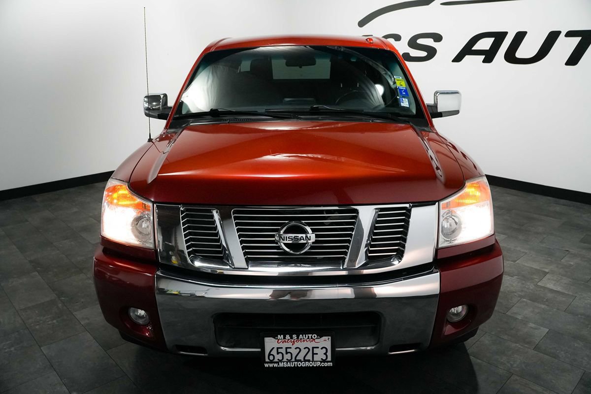 Used 2015 Nissan Titan SV RWD image 8