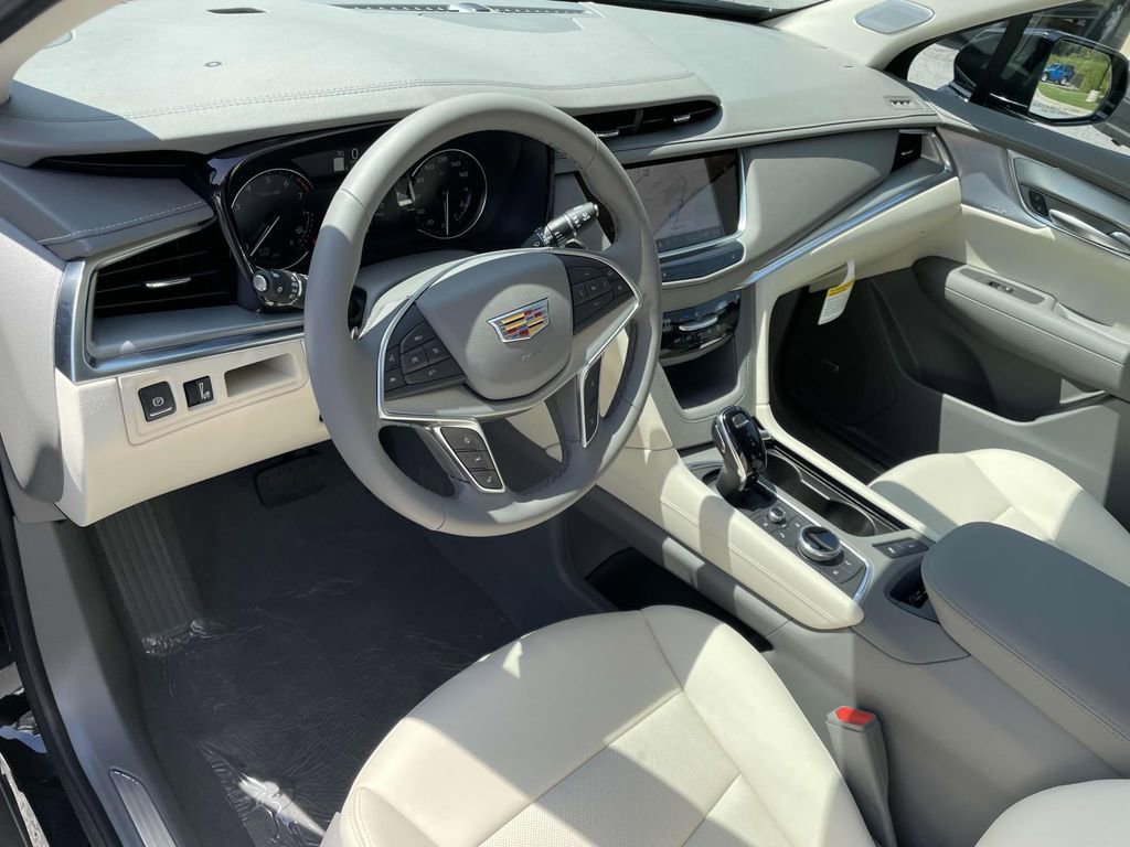 New 2025 Cadillac XT5 Premium Luxury image 18