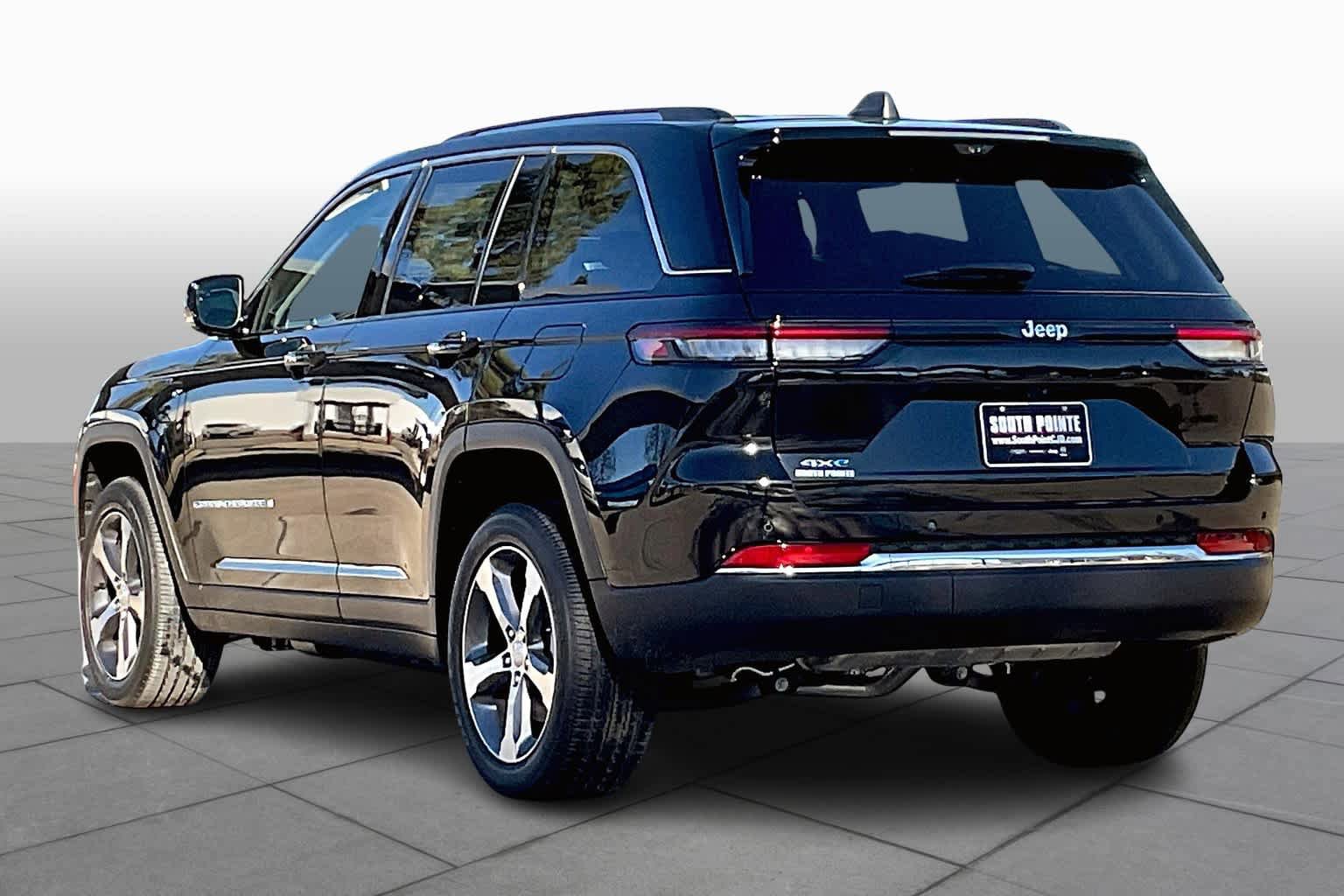 Used 2023 Jeep Grand Cherokee 4WD 4xe w/ Luxury Tech Group II image 12