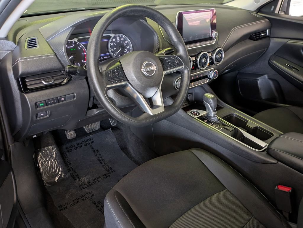 Used 2025 Nissan Sentra SV FWD image 14