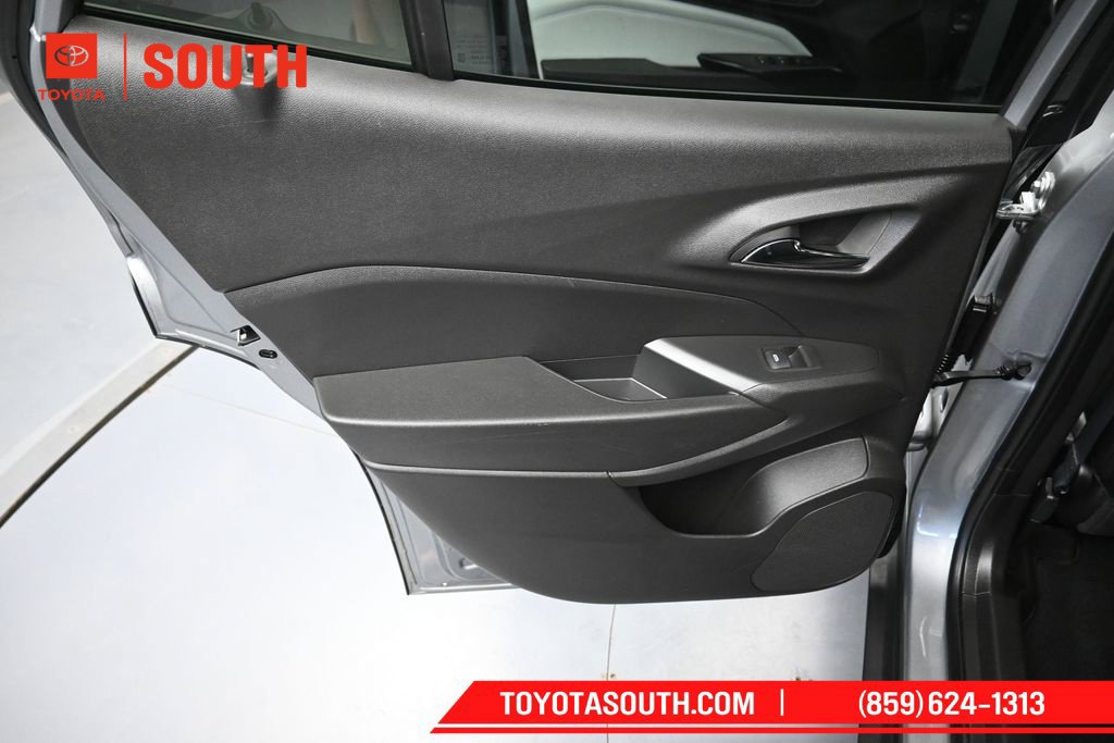 Used 2025 Chevrolet Trax LT w/ LT Convenience Package FWD image 26