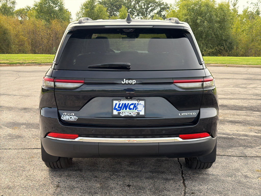 Used 2024 Jeep Grand Cherokee Limited w/ Luxury Tech Group II AWD/4WD image 5
