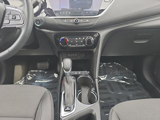 Used 2023 Buick Encore GX Preferred w/ Cold Weather Comfort Package FWD image 3