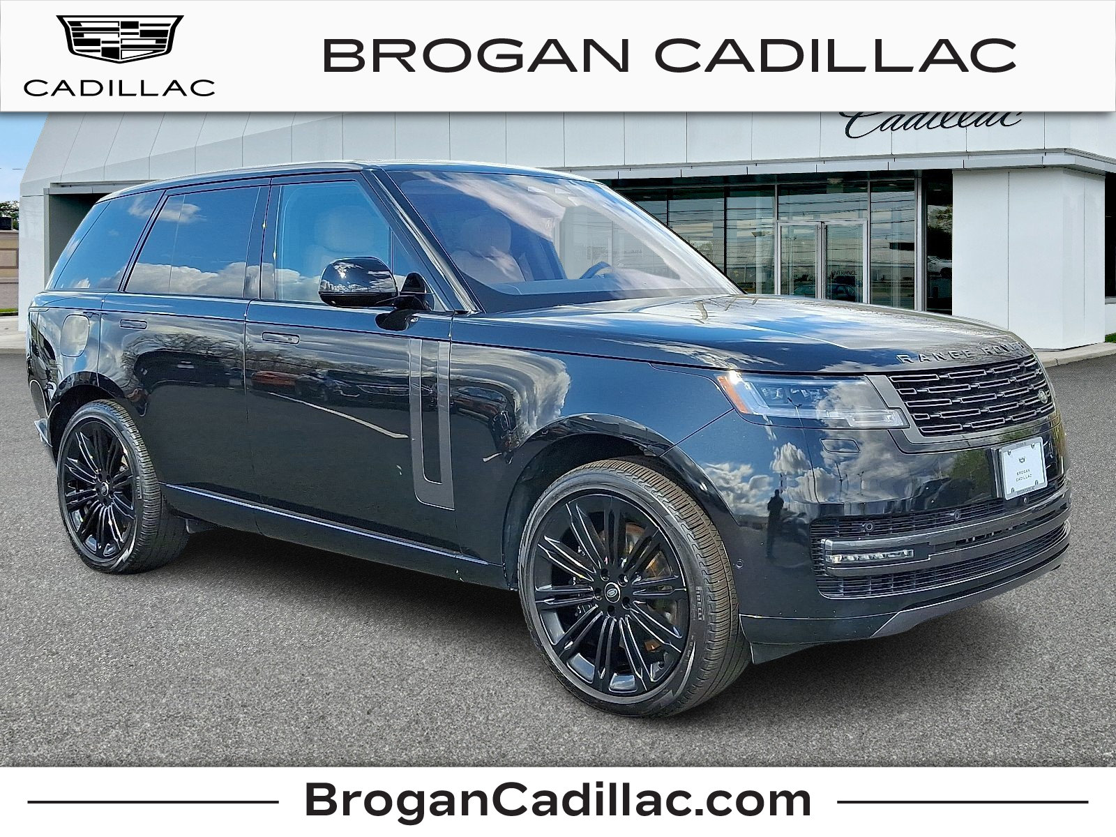 Used 2023 Land Rover Range Rover SE image 1