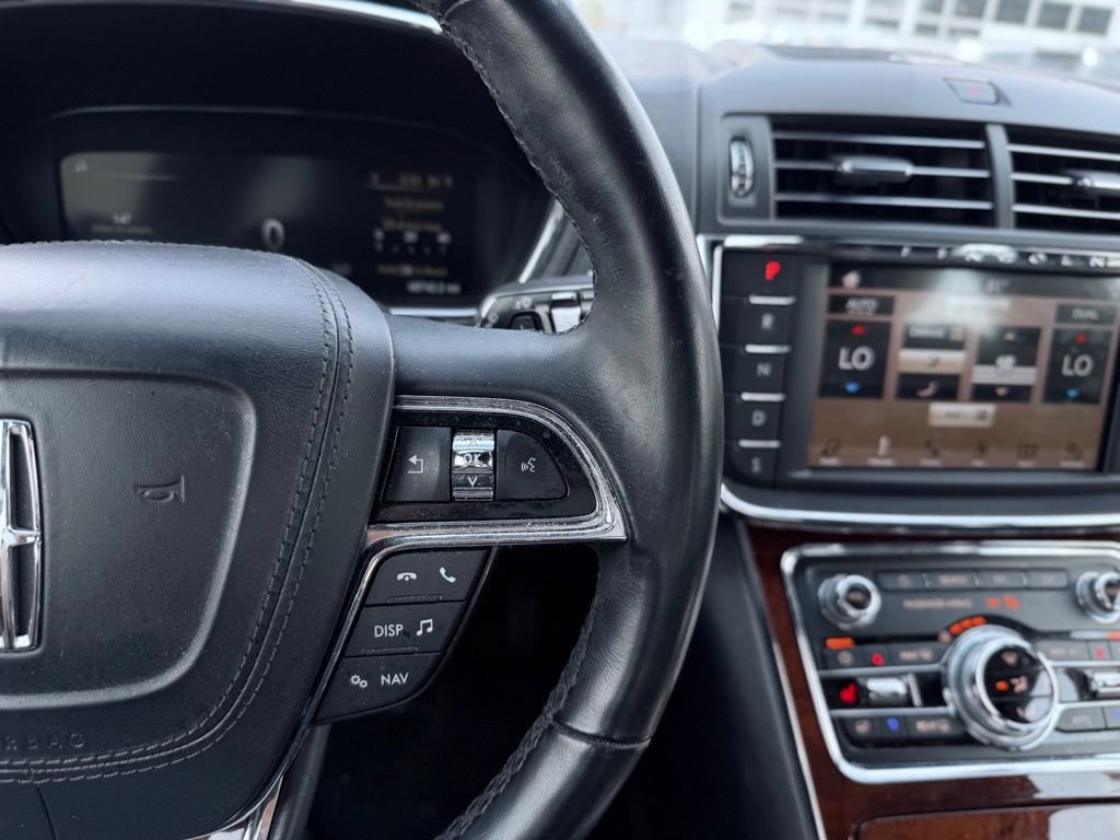 Used 2017 Lincoln Continental Select w/ Climate Package AWD/4WD image 32
