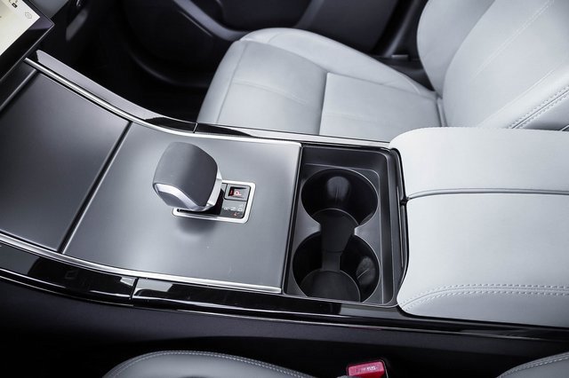 Used 2024 Land Rover Range Rover Velar Dynamic SE image 17