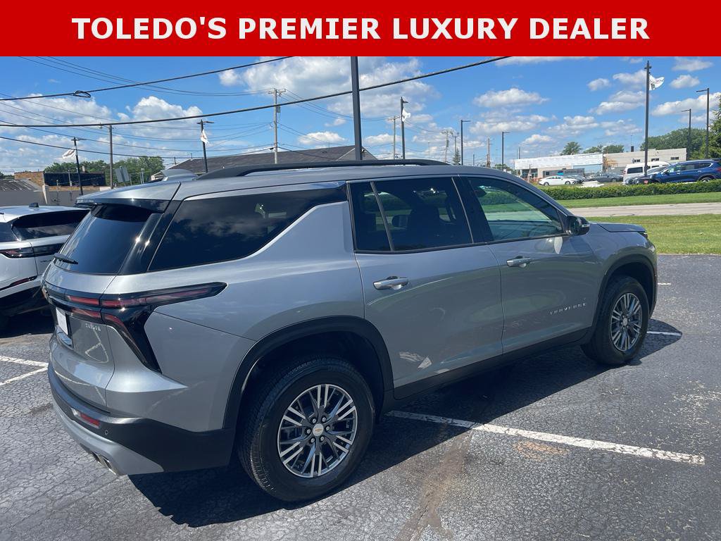 Used 2026 Chevrolet Traverse LT AWD/4WD image 8