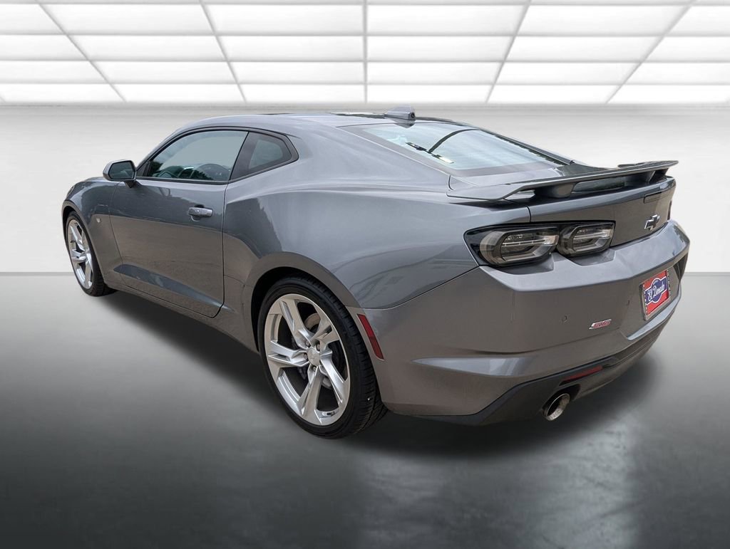 Used 2021 Chevrolet Camaro SS RWD image 2