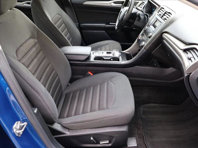 Used 2017 Ford Fusion SE FWD image 24
