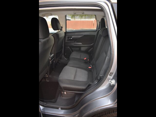 Used 2016 Mitsubishi Outlander SE FWD image 18