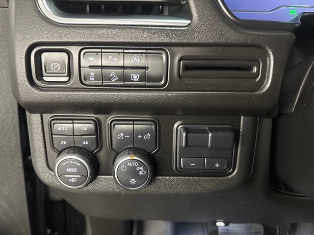 Used 2024 Chevrolet Tahoe Z71 w/ Z71 Off-Road Package AWD/4WD image 18