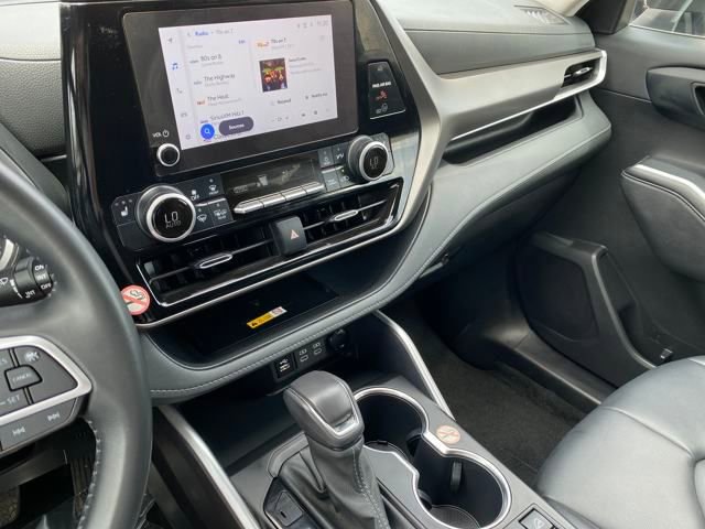 Used 2024 Toyota Highlander XLE image 18