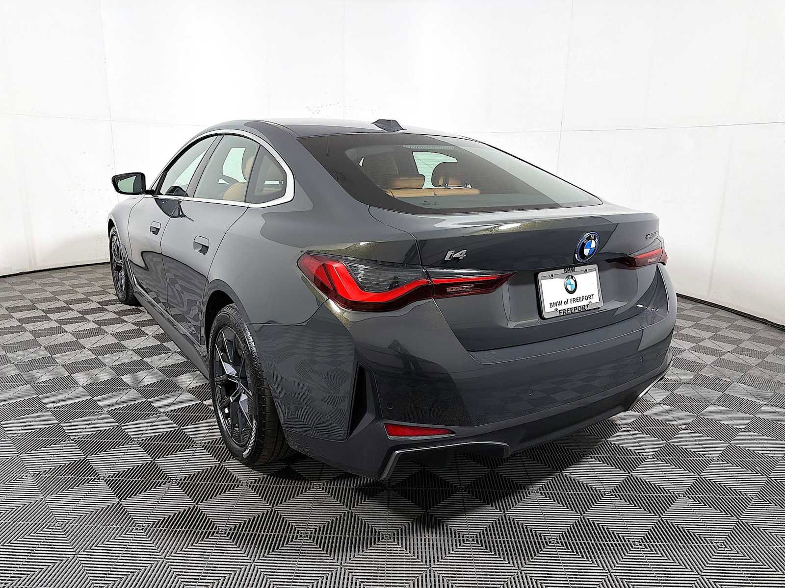Used 2025 BMW i4 eDrive40 w/ Premium Package image 5