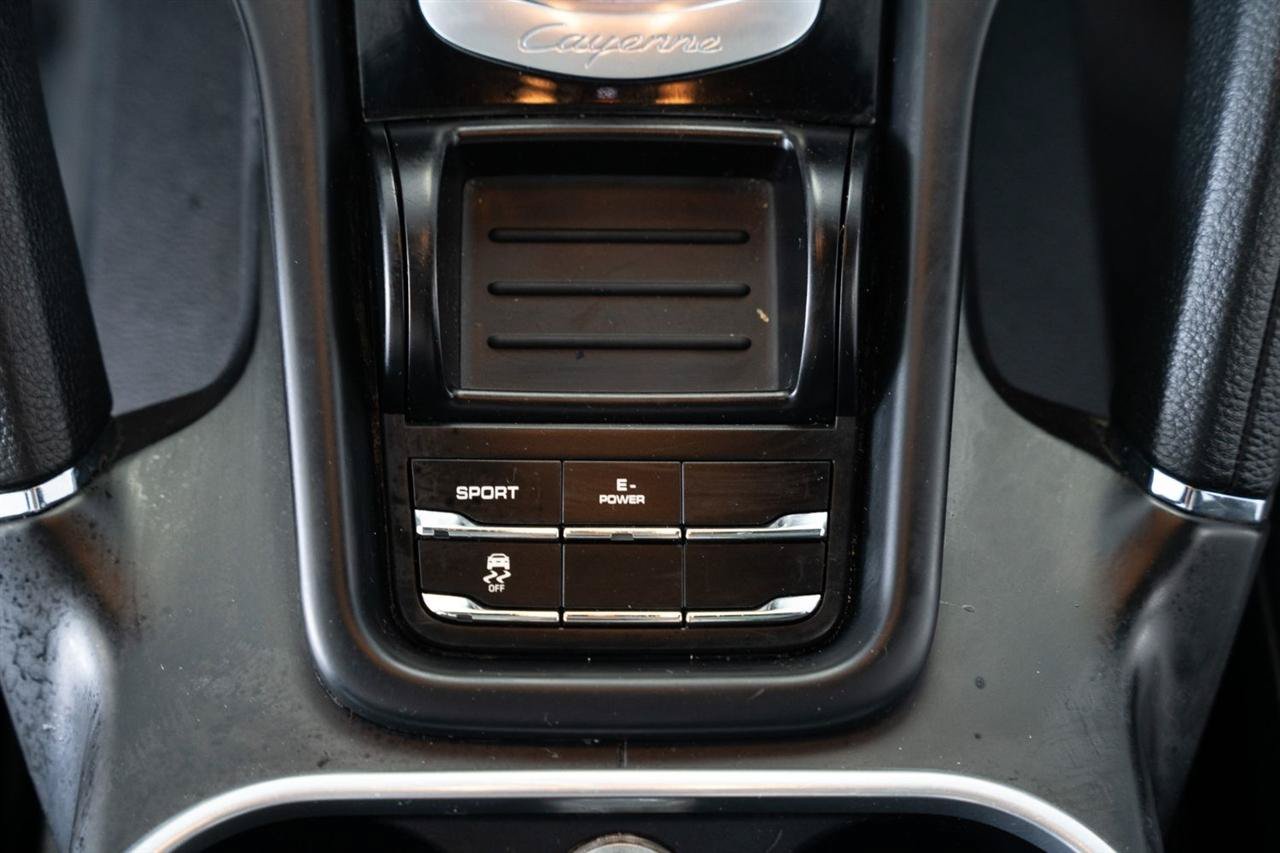 Used 2014 Porsche Cayenne S AWD/4WD image 24