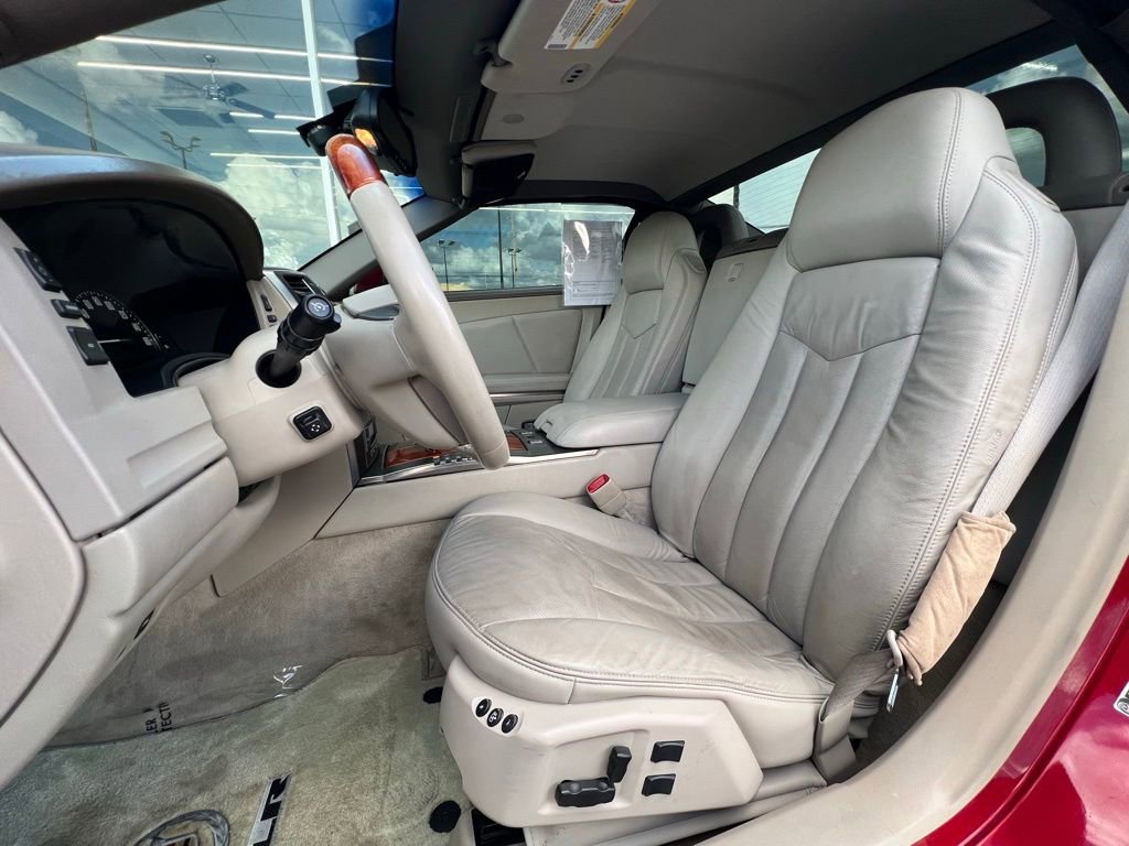 Used 2005 Cadillac XLR Base image 17