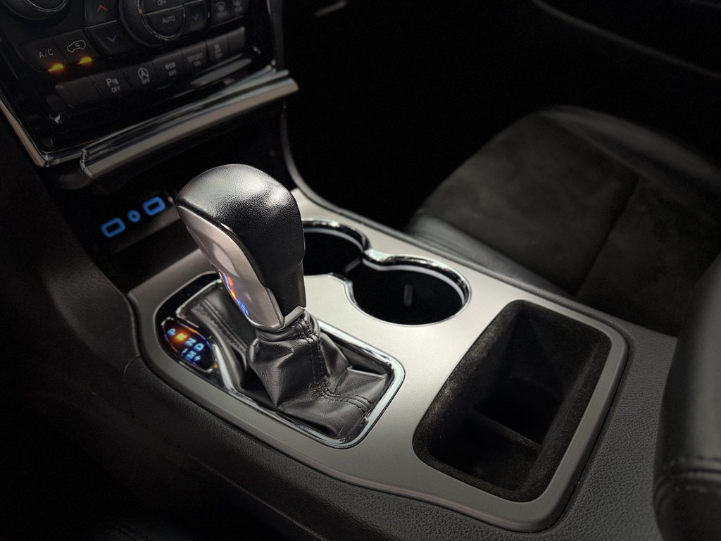 Used 2020 Jeep Grand Cherokee Altitude AWD/4WD image 22