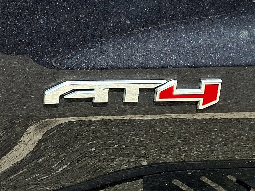 Used 2023 GMC Sierra 1500 AT4 w/ Technology Package AWD/4WD image 11