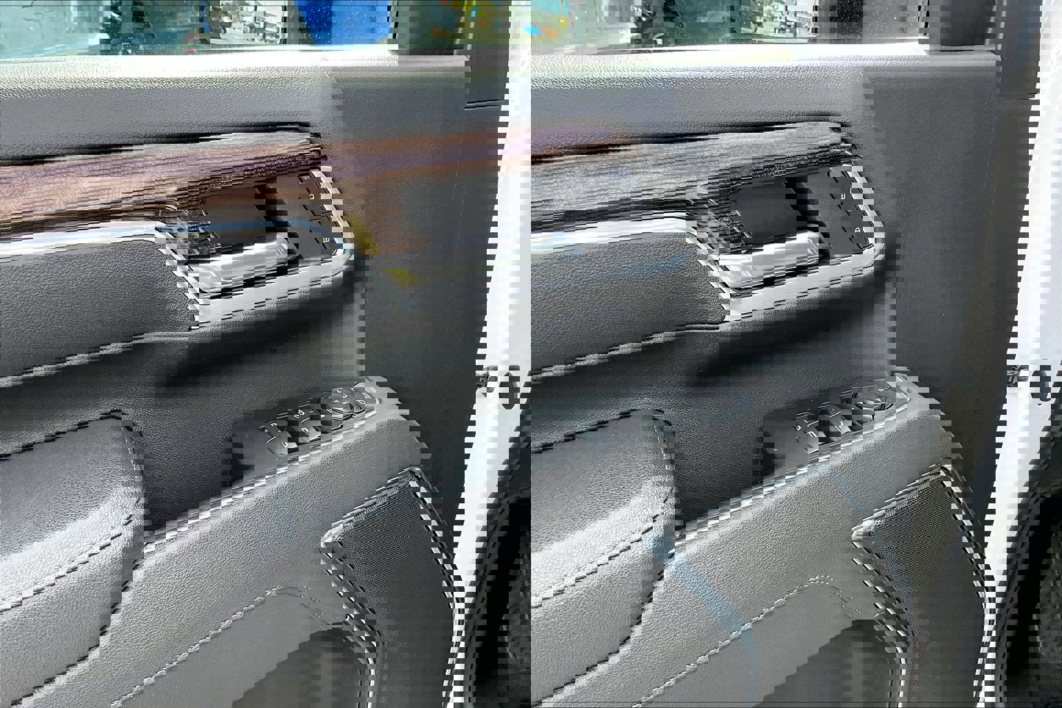 Certified 2025 Chevrolet Silverado 2500 LT w/ Convenience Package image 19