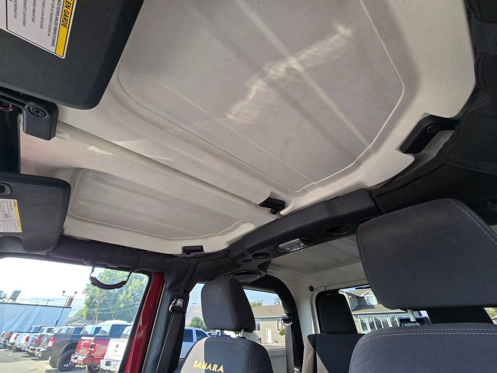 Used 2013 Jeep Wrangler Sahara w/ Connectivity Group AWD/4WD image 18