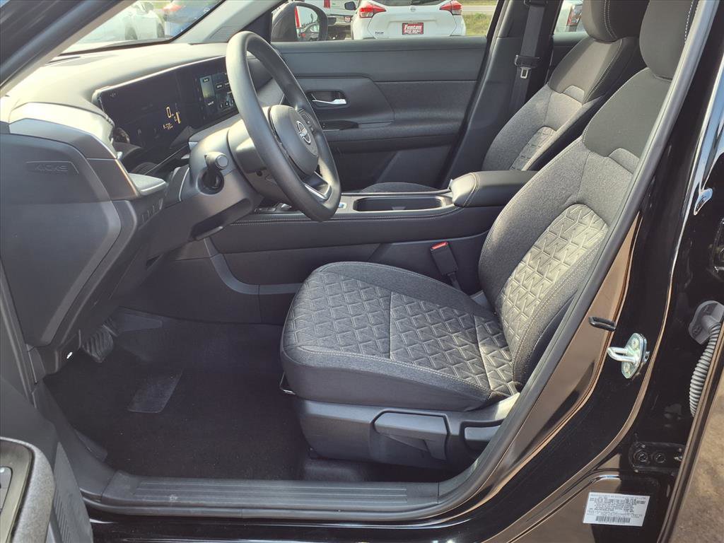 Certified 2025 Nissan Kicks SV AWD/4WD image 14