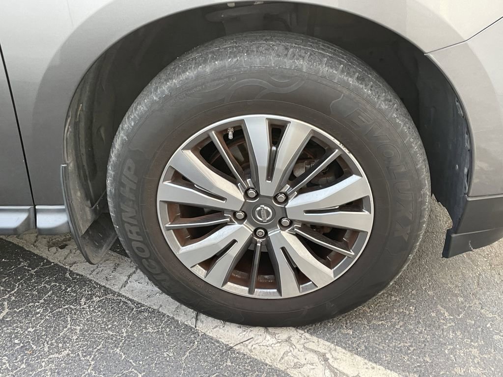 Used 2018 Nissan Pathfinder S FWD image 7