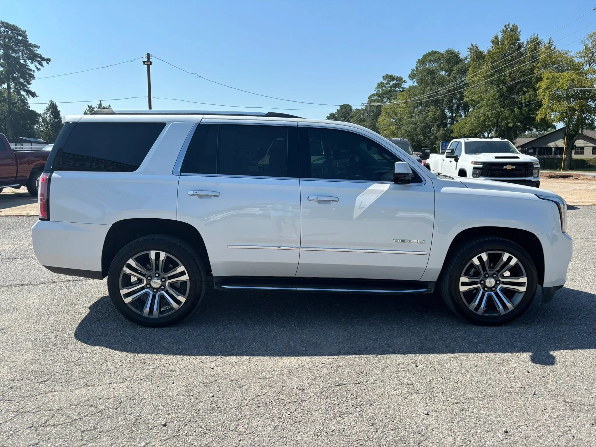 Used 2017 GMC Yukon Denali w/ Open Road Package AWD/4WD image 6