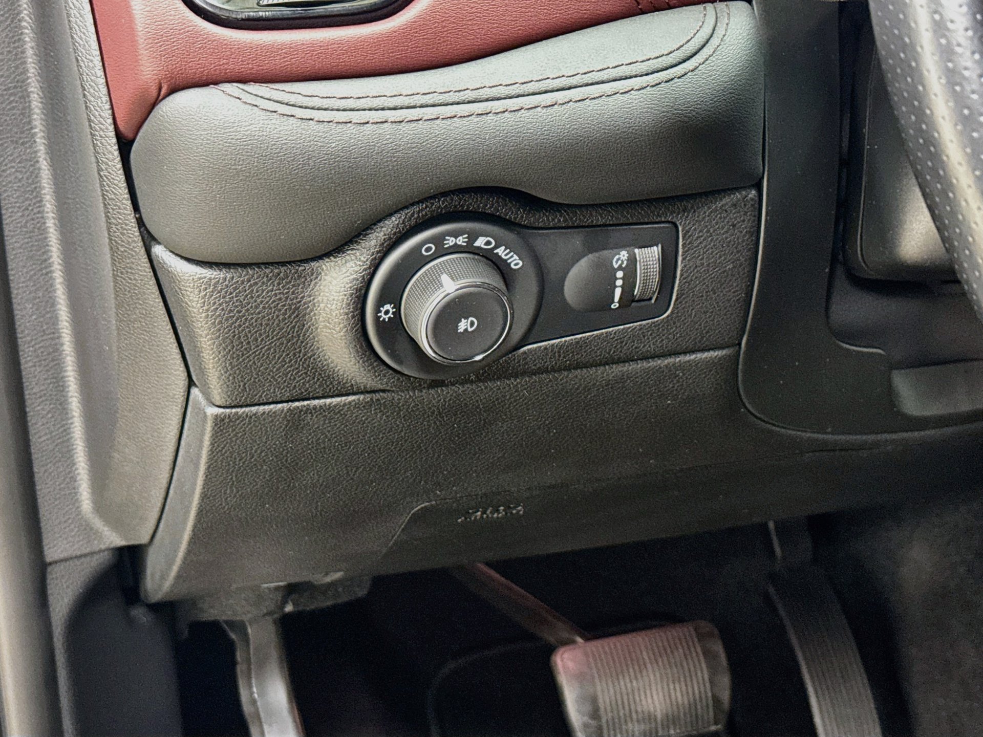 Used 2021 Dodge Durango Citadel w/ Premium Entertainment Group RWD image 10